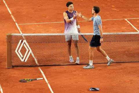 Nieuwe sensatie op Roland Garros: Belgische toptennisser zorgt voor daverende verrassing