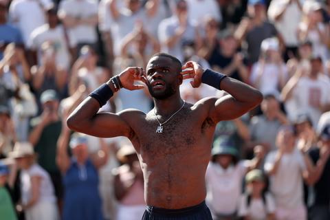 Toptennisser schreeuwt om hulp na verloren item op Roland Garros: 'Mag ik het alsjeblieft terug?'