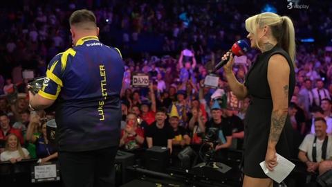 Dikke tranen bij Luke Littler na winst Premier League: interview na emotionele inzinking abrupt afgekapt