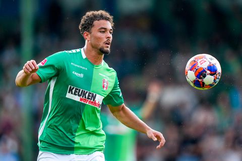 Zoon Patrick Kluivert van Keuken Kampioen Divisie naar Portugese middenmotor