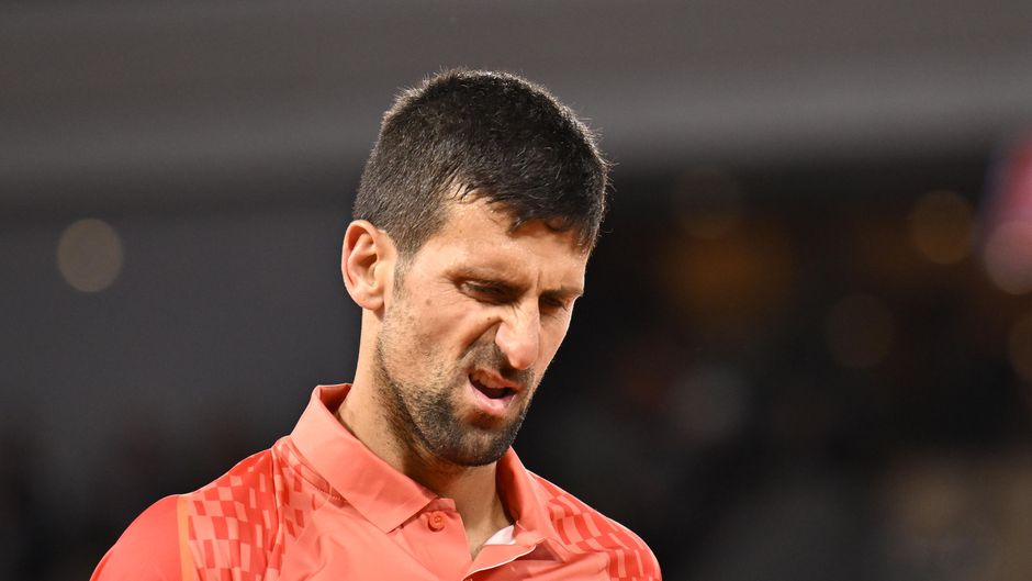 Novak Djokovic onderbreekt op Wimbledon persconferentie van toptennisster: 'Ga nou eindelijk eens weg'