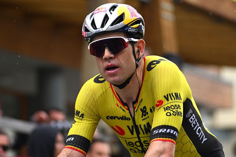 Topwielrenner Wout van Aert krijgt vlak voor Tour de France bezoek van geliefden op bijzondere locatie