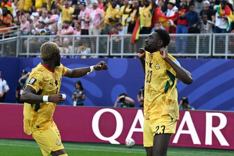 Derrick Luckassen (broer van Brian Brobbey) ziet droom uitkomen op WK voetbal: 'Dit is een mooi gevoel'