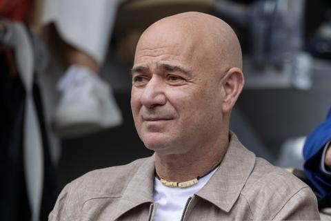 Pikante hereniging lonkt voor tennislegende Andre Agassi op Wimbledon