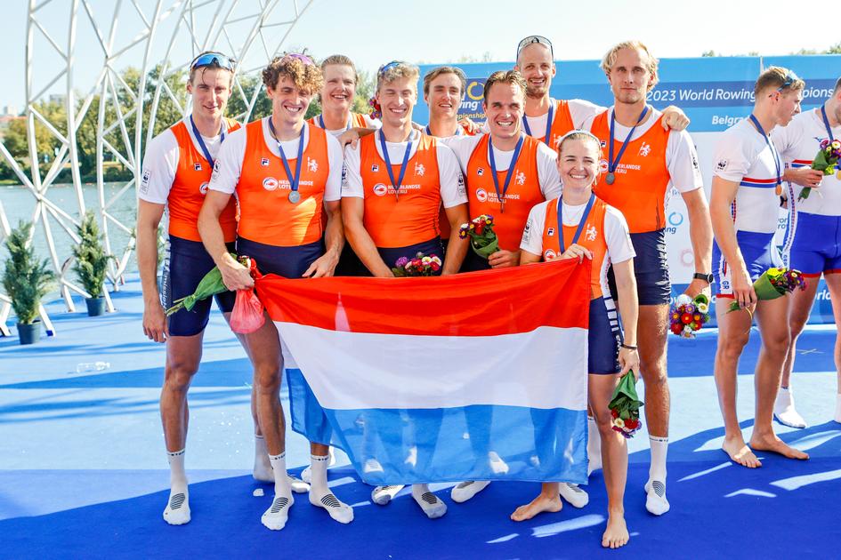 Deze vrouw valt op in mannelijke roeiboot bij Nederlandse Holland Acht ...