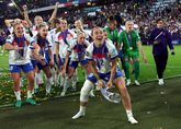Lucy Bronze na haar gewonnen EK.

© GettyImages