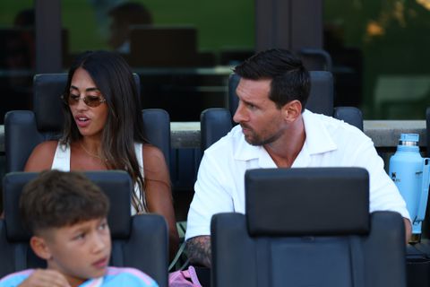 Lionel Messi verschijnt op de Kiss Cam bij veelbesproken Coldplay-concert: zo reageerde hij