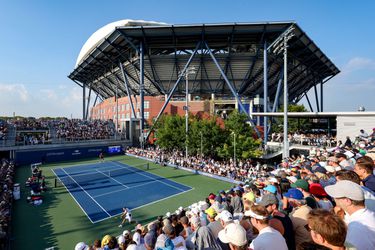 Houten billen voor de fans: tennissers spelen langste wedstrijd ooit op US Open