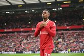 In een rijtje met Kevin de Bruyne: Ryan Gravenberch imponeert bij Liverpool ook tijdens tweede wedstrijd onder Arne Slot