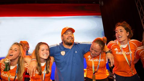 Oranje-beul Max Caldas verraste Nederlandse tophockeysters vlak voor WK: 'We hebben die hele McDonald's leeggegeten'