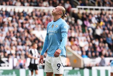 Arne Slot mag lachen na unieke middag Erling Haaland bij gehavend Manchester City