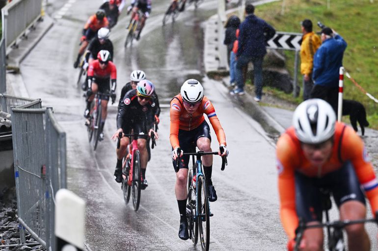 Puck Pieterse bezorgt Nederland op wonderlijke wijze toch nog goud op WK wielrennen