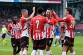 Problemen voor PSV in aanloop naar cruciaal duel: sterkhouder verlaat veld met blessure