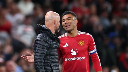 Foto Erik ten Hag zorgt voor hilariteit bij Manchester United-middenvelder Casemiro: 'Ik weet het echt niet!'