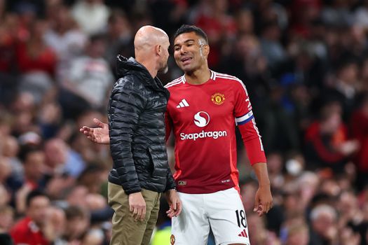 Foto Erik ten Hag zorgt voor hilariteit bij Manchester United-middenvelder Casemiro: 'Ik weet het echt niet!'