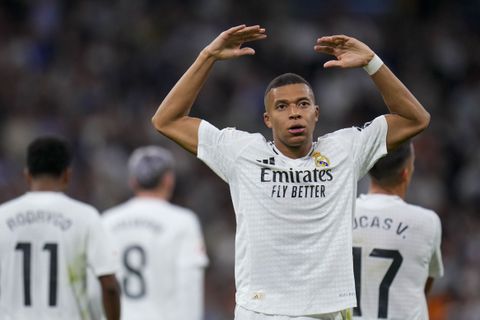 'Vorig seizoen speelde hij hier niet eens': Real Madrid kan volgens Carlo Ancelotti prima zonder afwezige Kylian Mbappé