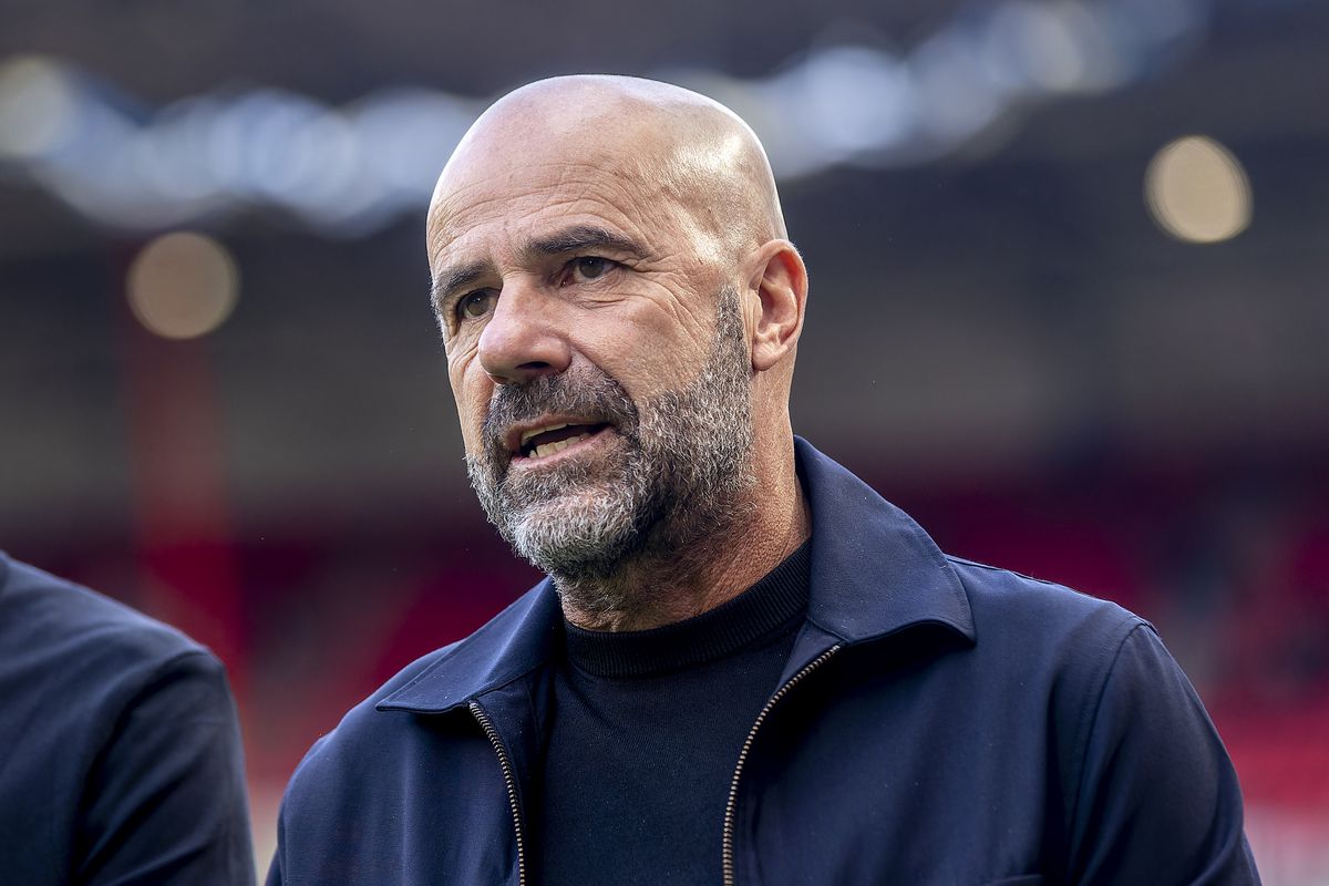 Peter Bosz verklaart keuze om twee sterkhouders te passeren bij PSV: 'Ik vond het moment daar'