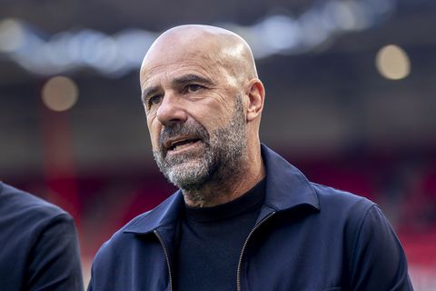 Peter Bosz verklaart keuze om twee sterkhouders te passeren bij PSV: 'Ik vond het moment daar'