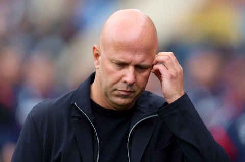 Boze Arne Slot geeft Nederlandse Liverpool-speler ervan langs: 'Dat kostte ons de wedstrijd'
