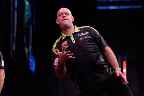 Gefilmde ruzie van topdarter Michael van Gerwen zorgt voor discussie: 'Ik ben het daar totaal mee oneens!'