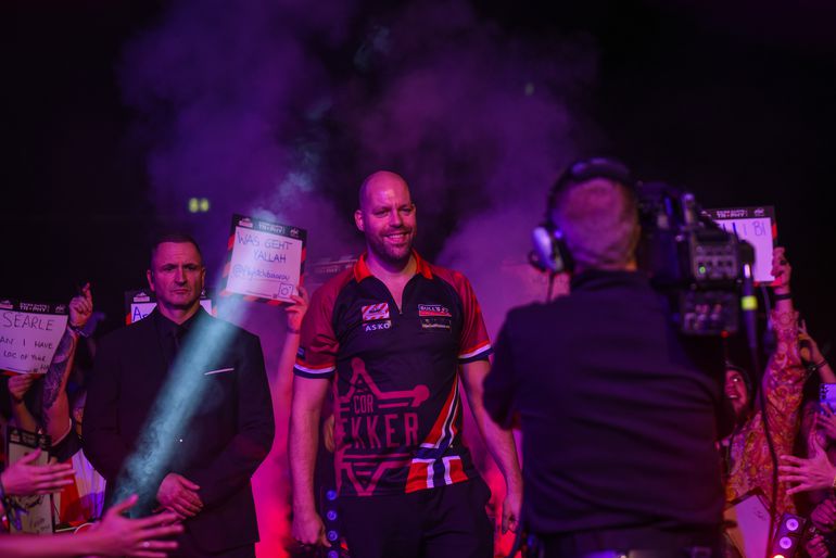 Dit is waarom de 'Nederlandse' topdarter Cor Dekker op het WK darts voor Noorwegen uitkomt