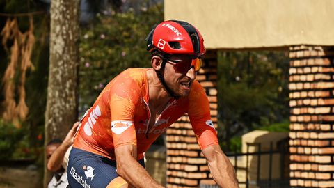 Nederlandse toprenner komt met iets bijzonders over de finish tijdens WK: 'Krijg het niet meer weg'