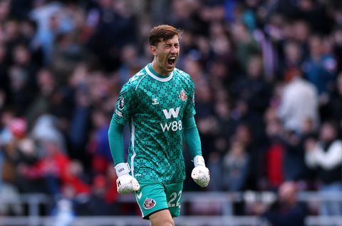 Zelfverzekerde Nederlandse keeper maakt indruk in Premier League: 'Ik had het gevoel dat zij nooit meer gingen scoren'