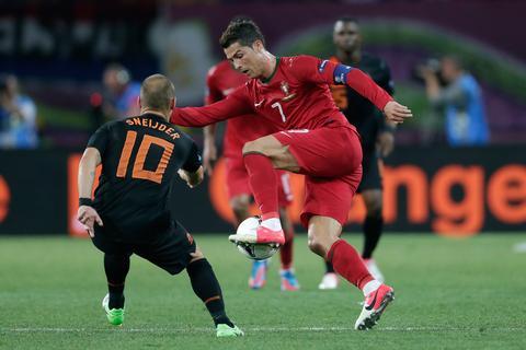 Oranje-icoon Wesley Sneijder heeft advies voor Cristiano Ronaldo: 'Ik heb het ook meegemaakt'