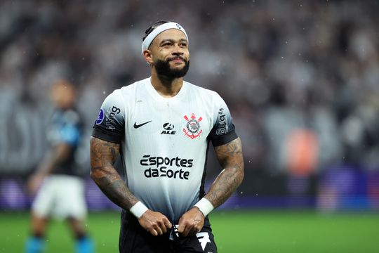 'Trotse' Memphis Depay pakt heldenrol en knalt Corinthians uit degradatiezone: 'We kunnen nóg beter'