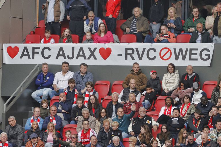 'Ajax gaat raad van commissarissen voltallig vervangen: één oud-speler is enige die mag blijven zitten'