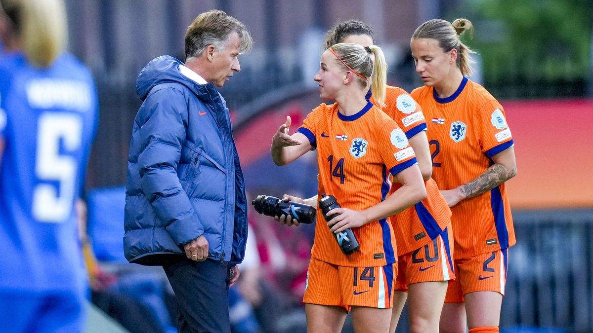 Overvolle speelkalender raakt ook Oranje Leeuwinnen: 'Dat baart me wel zorgen'