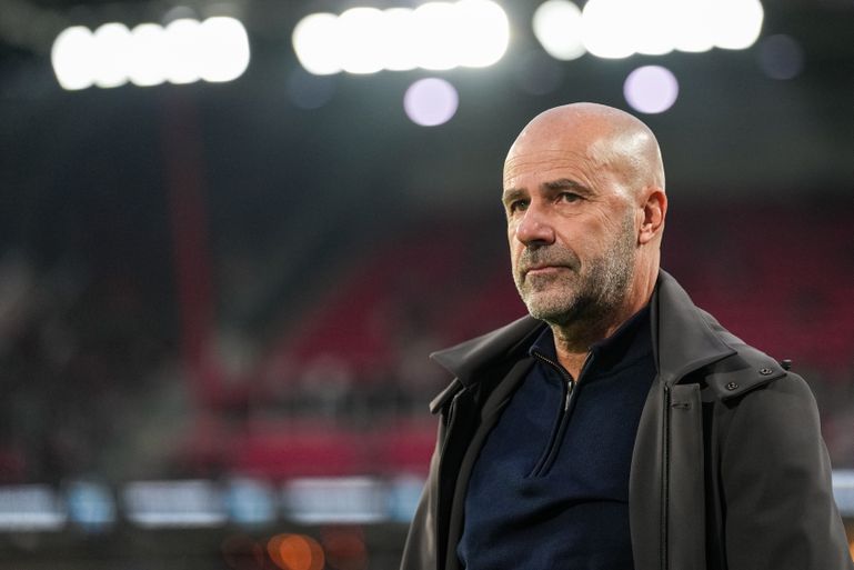 Goed nieuws voor Peter Bosz: veelbesproken man ontbreekt bij Ajax - PSV