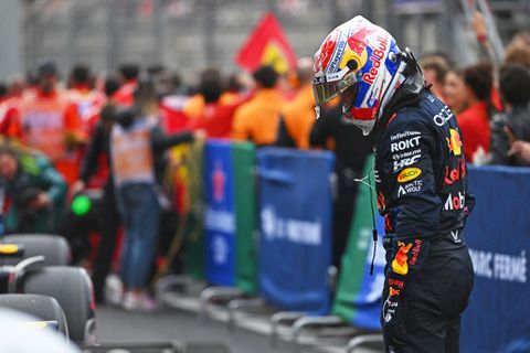 Max Verstappen krijgt ervan langs in buitenlandse media: 'Hij moet foto van Sainz in zijn huis hangen'