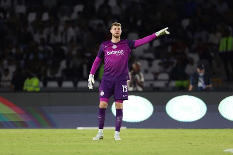 Inter-keeper (27) betrokken bij dodelijk ongeval op weg naar training, collega Denzel Dumfries 'zichtbaar aangedaan'