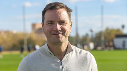 Ex-directeur FC Twente doet boekje open over Ajax-transfer vlak voor crematie eigen moeder: 'Lag er 's nachts wakker van'