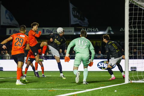 Woede bij Vitesse na 'onverklaarbare' actie scheidsrechter tijdens dramatisch bekerduel tegen amateurs