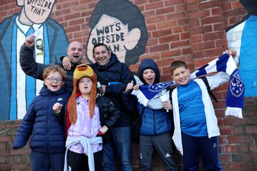 Gevallen Engelse kampioen beleeft onverwachts succesje: 'Die steun betekent meer dan je je kunt voorstellen'