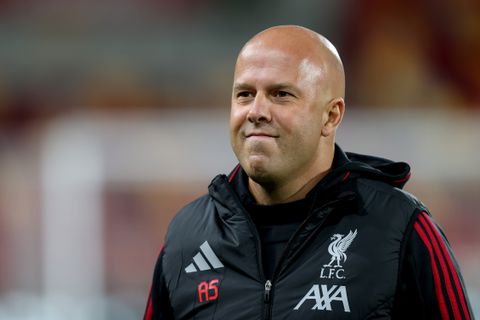 Ruud Gullit legt vinger op de zere plek bij Arne Slot en Liverpool: 'Dat is niet lekker voor een elftal'