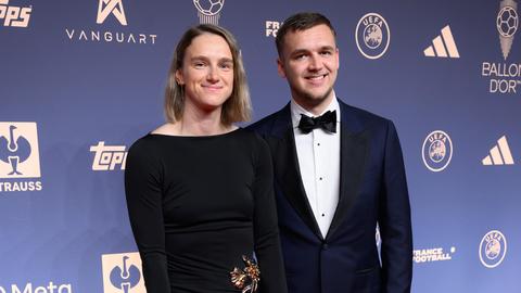 Vivianne Miedema (30) schittert in bijzonder gezelschap op rode loper na moeilijke tijd: 'Samen alles meegemaakt'