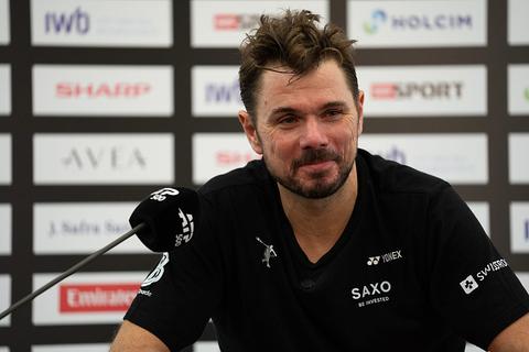 Emotionele tennislegende (41) barst in tranen uit na afscheid voor eigen publiek