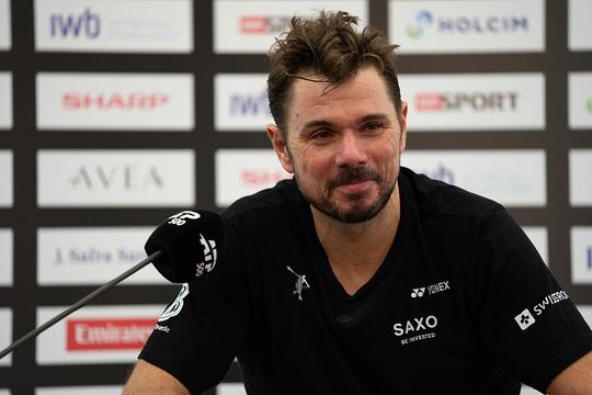 Emotionele tennislegende (41) barst in tranen uit na afscheid voor eigen publiek