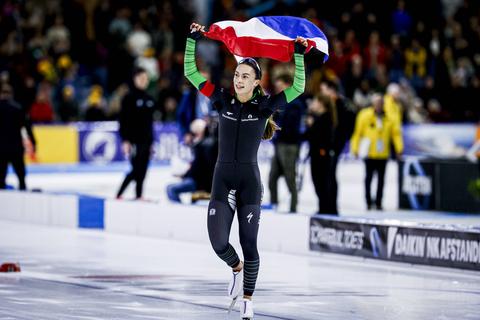 TV-gids schaatsen: op deze zenders kijk je live naar World Cup Kwalificatietoernooi (WCKT) in Thialf