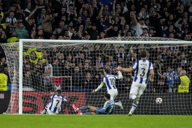 Ajax laat unieke kans liggen in Europa: Real Sociedad straft missers genadeloos af