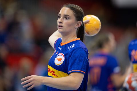 Opa Nüsser stond in olympische handbalfinale, vader speelde 155 interlands: 'Larissa heeft nu al veel meer bereikt'