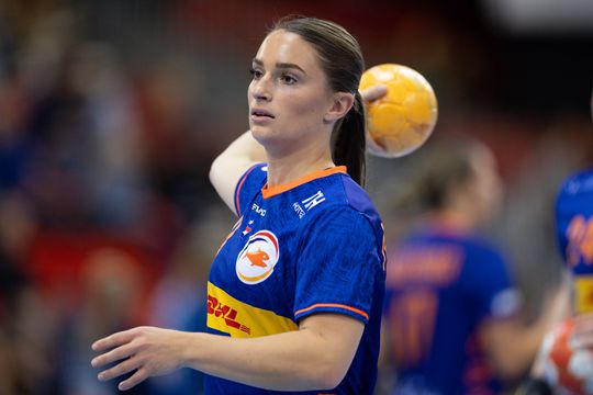 Opa Nüsser stond in olympische handbalfinale, vader speelde 155 interlands: 'Larissa heeft nu al veel meer bereikt'