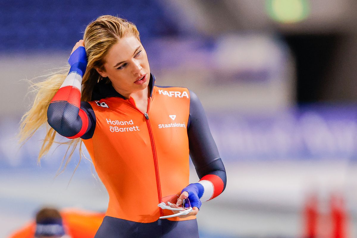 Jutta Leerdam meldt zich op schaatsbaan van pijnlijke herinnering door aartsrivale in topvorm