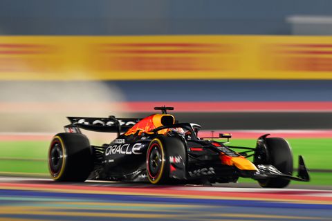 Max Verstappen loopt averij op in strijd om wereldtitel bij sprintkwalificatie Qatar: 'De auto stuitert als een idioot'
