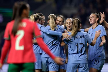 Oranje Leeuwinnen ondanks gemankeerde voorhoede en keepersfout te sterk voor Portugal