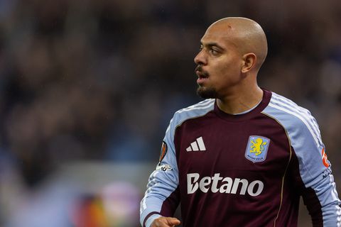 Trainer biedt Donyell Malen excuses aan na bizarre actie: 'Zo willen we ons niet gedragen'