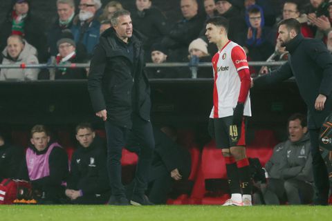 Feyenoord-coach Robin van Persie gaat wereld over na bijzonder besluit in Europa League: 'Wordt een mooie kerst'